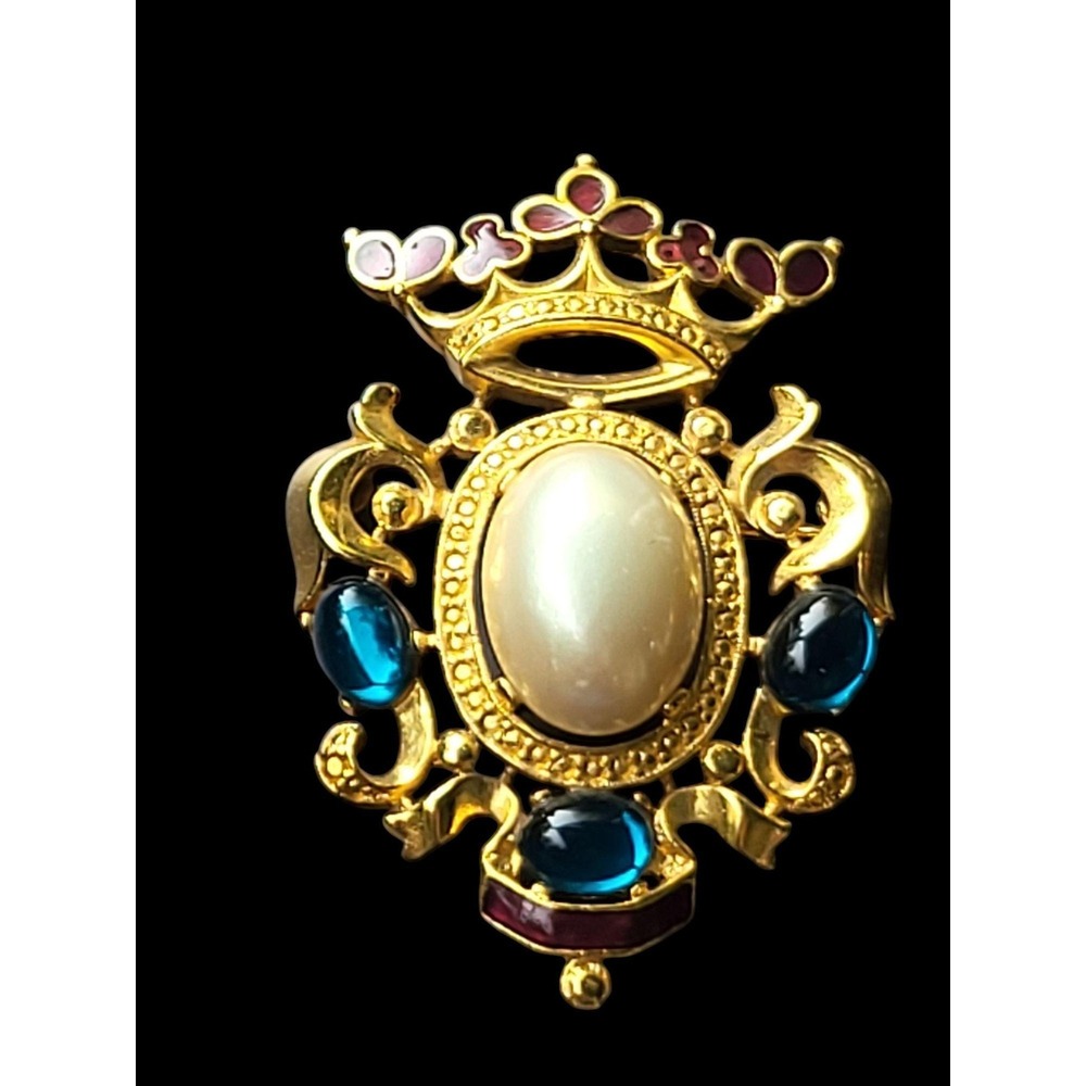 Trifari Gold Tone Red Enamel Faux Pearl Blue Cabochon Coat Of Arms Brooch
